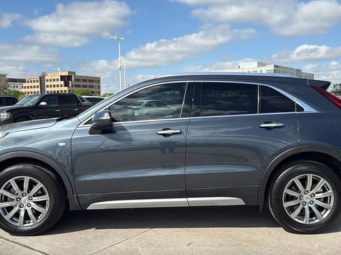 Used 2021 Cadillac XT4 Premium Luxury image 2