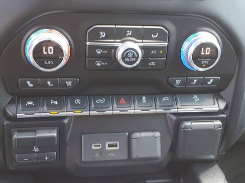 Used 2019 GMC Sierra 1500 AT4 w/ AT4 Premium Package AWD/4WD image 33