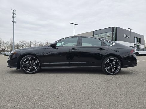 Used 2024 Honda Accord Sport image 13