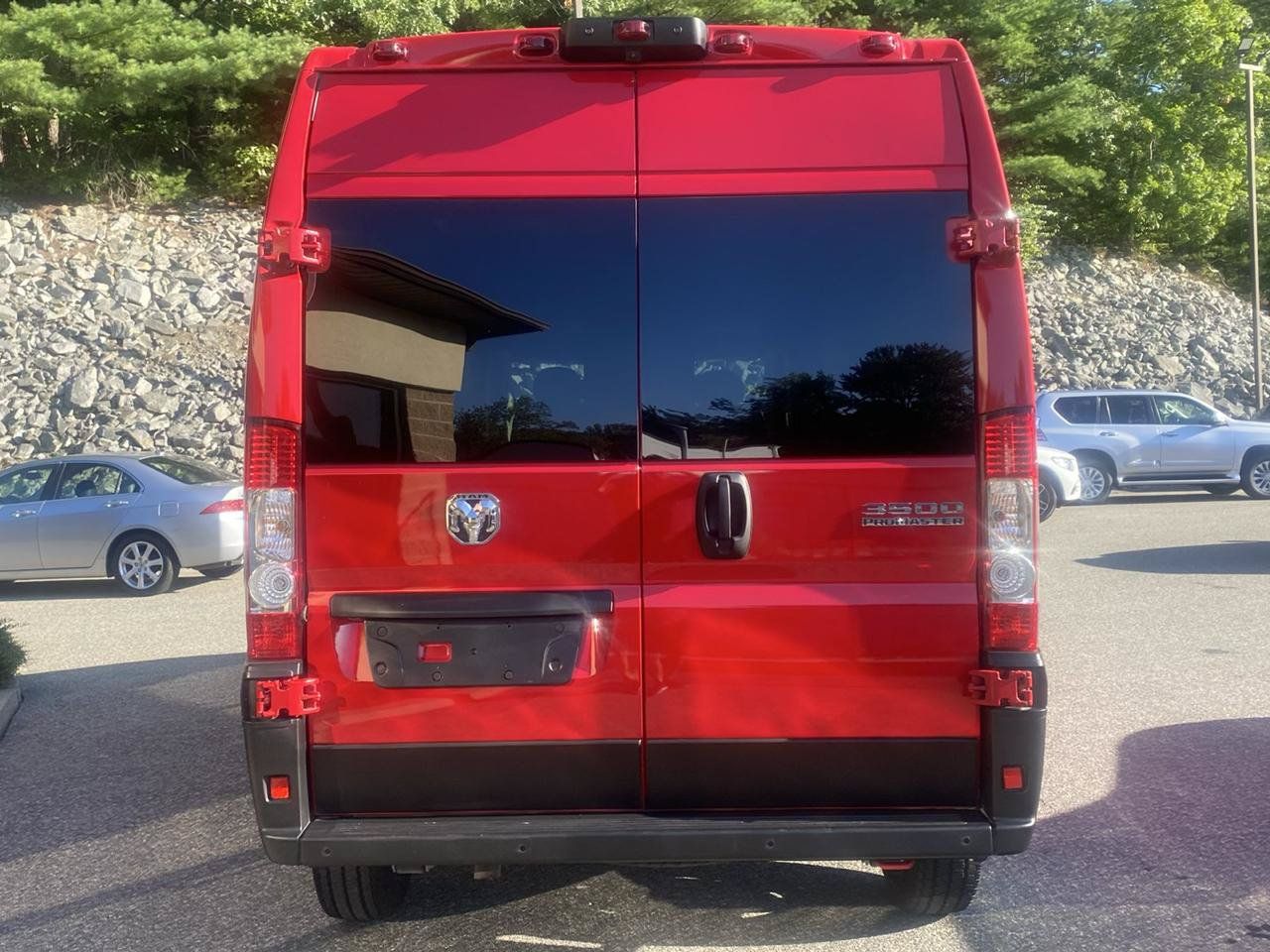Used 2025 RAM ProMaster 3500 w/ Quick Order Package 22G SLT FWD image 32