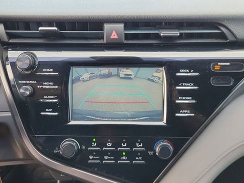 Used 2019 Toyota Camry SE image 22