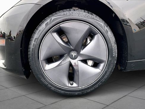 Used 2020 Tesla Model 3 Standard Range Plus image 9