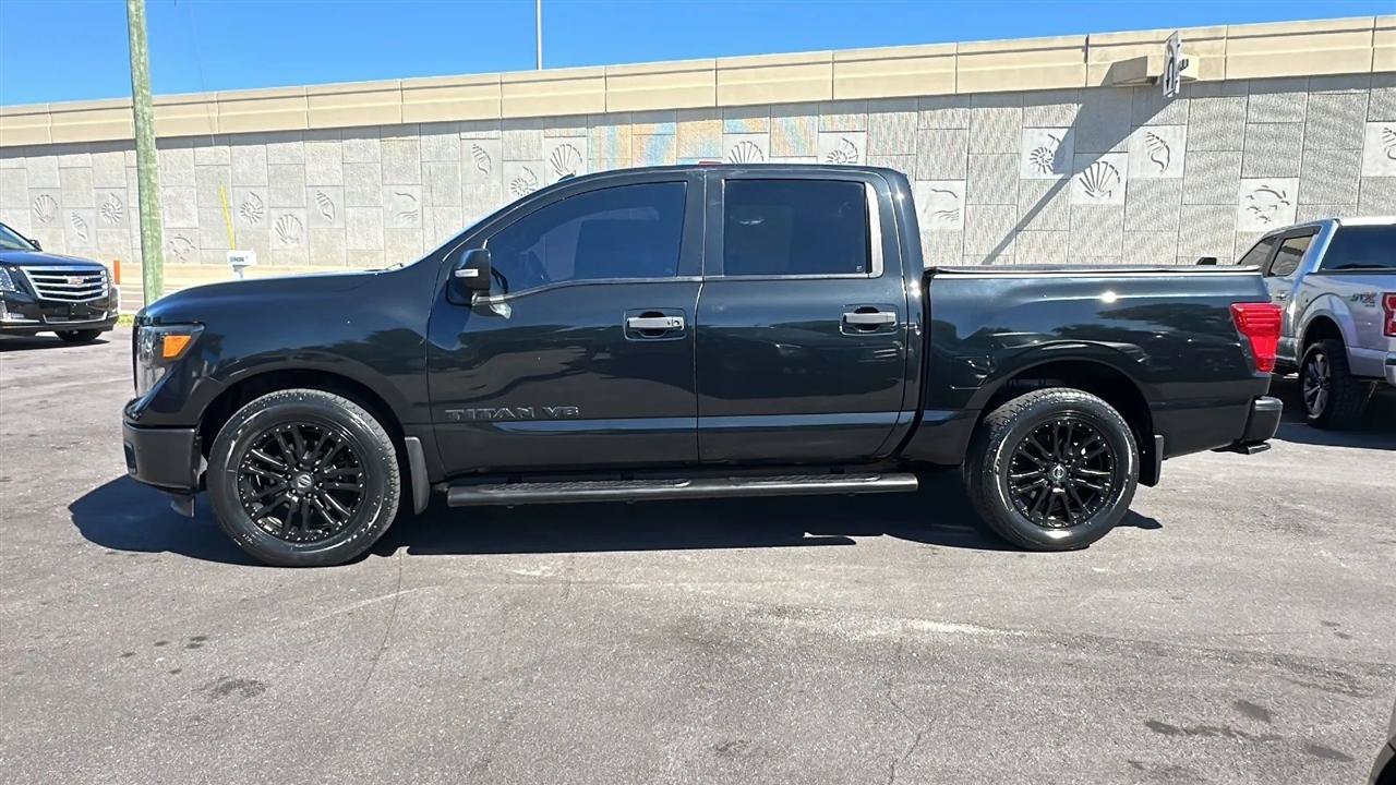 Used 2019 Nissan Titan SV w/ SV Convenience Package RWD image 11