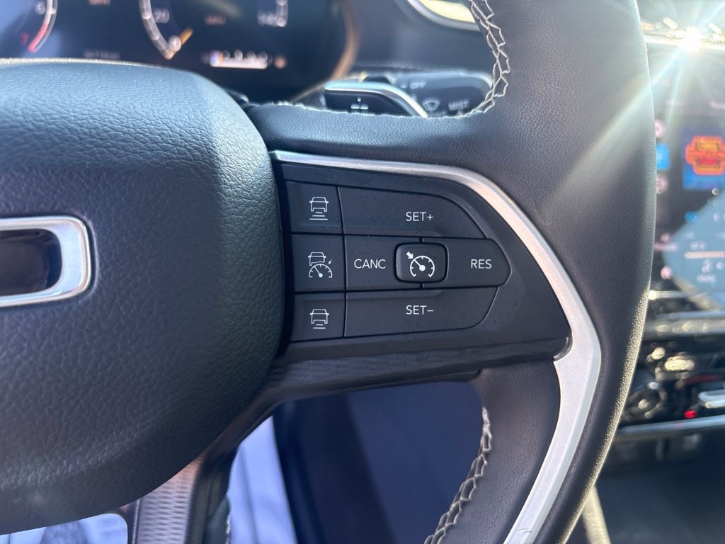 Certified 2024 Jeep Grand Cherokee Altitude AWD/4WD image 24