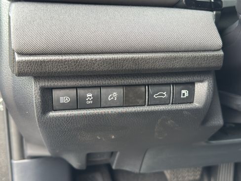 Used 2025 Toyota Camry LE FWD image 11
