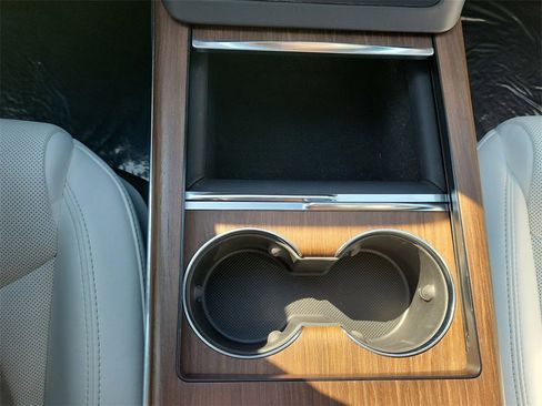 Used 2023 Tesla Model X image 34