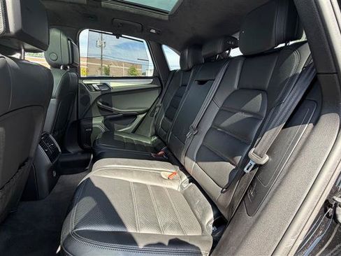 Used 2018 Porsche Macan Turbo AWD/4WD image 50