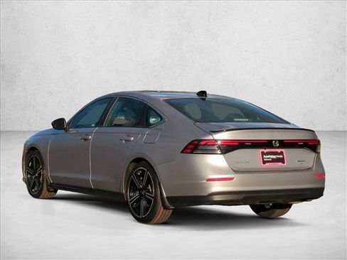 Used 2023 Honda Accord Sport image 8