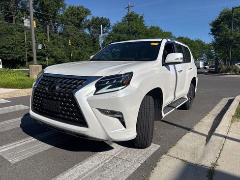 Certified 2023 Lexus GX 460 Premium w/ Premium Package AWD/4WD image 3