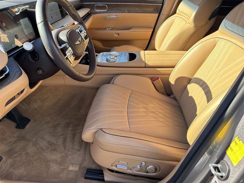 Used 2025 Genesis G90 3.5T image 9