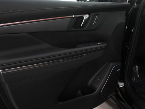 Used 2025 Buick Enclave Sport Touring image 22