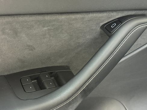 Used 2021 Tesla Model Y Long Range AWD/4WD image 13