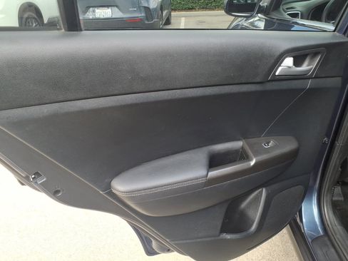 Used 2021 Kia Sportage LX FWD image 13
