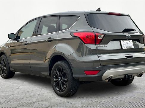 Used 2019 Ford Escape SE image 13
