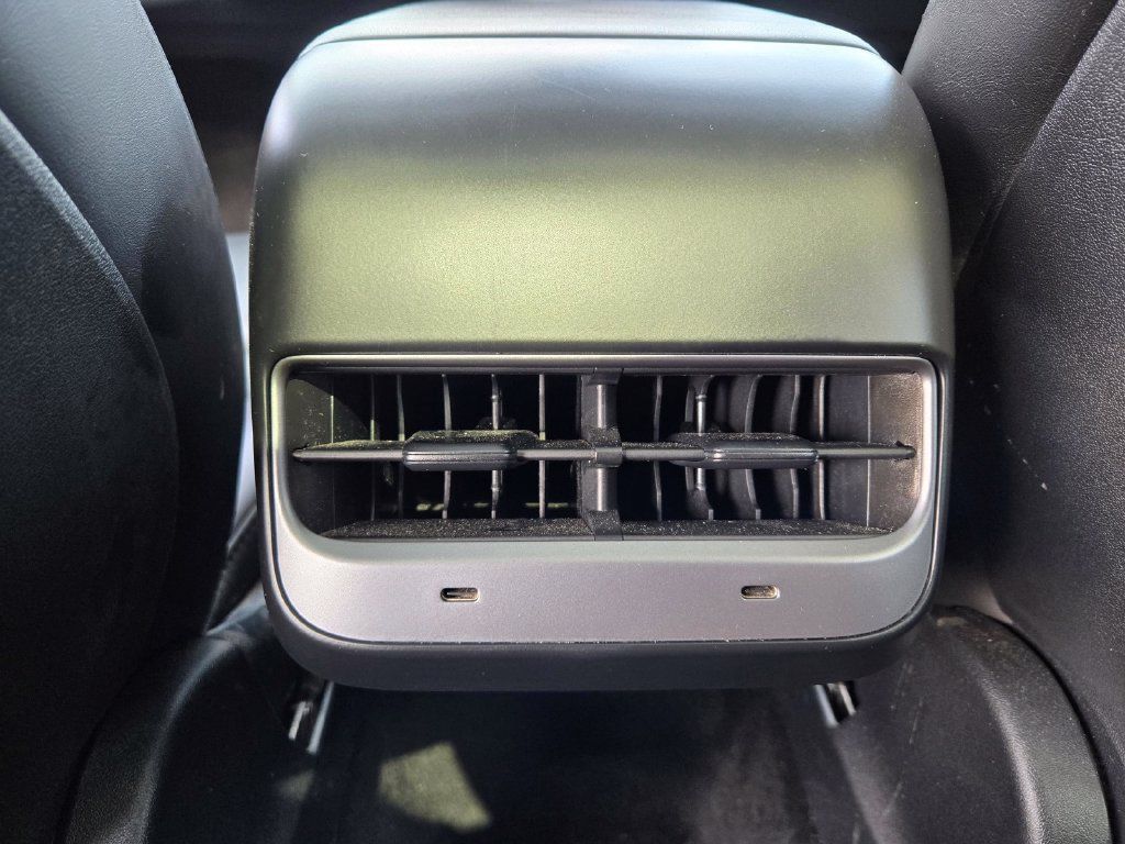 Used 2024 Tesla Model Y Long Range AWD/4WD image 14