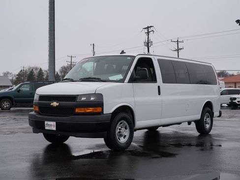 Used 2022 Chevrolet Express 3500 LS image 7