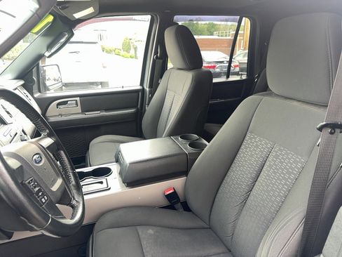 Used 2017 Ford Expedition XLT AWD/4WD image 18