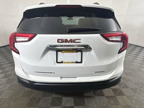 Used 2023 GMC Terrain SLE w/ Driver Convenience Package AWD/4WD image 4