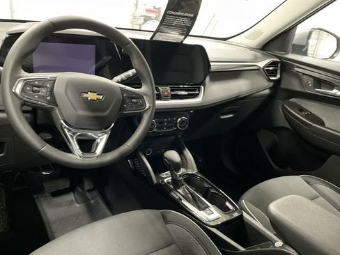 New 2026 Chevrolet TrailBlazer LT w/ Convenience Package FWD image 18