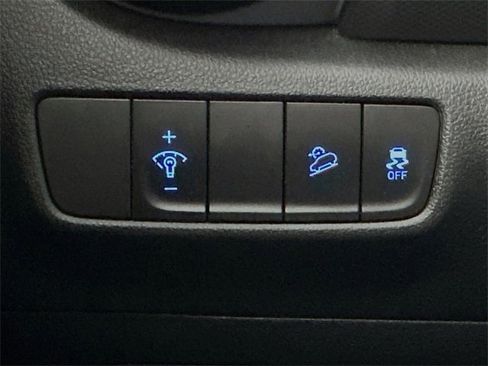 Used 2022 Hyundai Kona Limited image 10
