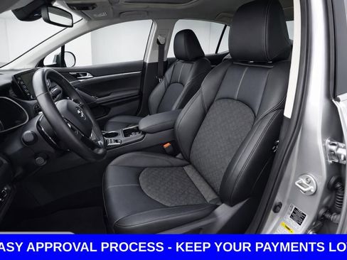 Used 2024 Toyota Camry XSE w/ Navigation Package image 10