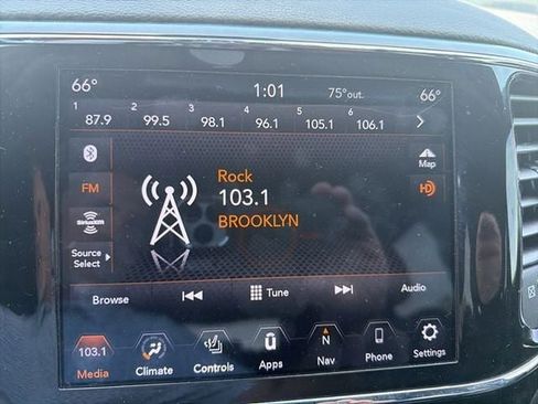 Used 2020 Jeep Grand Cherokee Altitude AWD/4WD image 19