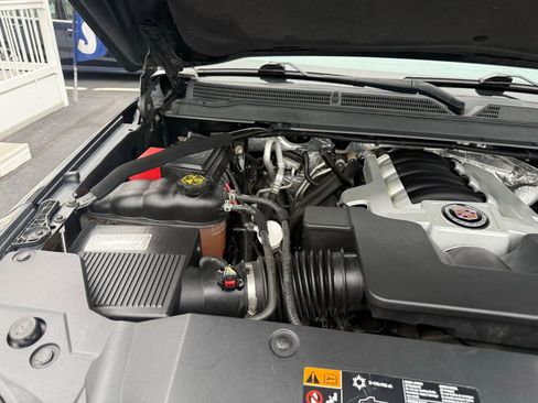 Used 2015 Cadillac Escalade ESV Luxury image 68