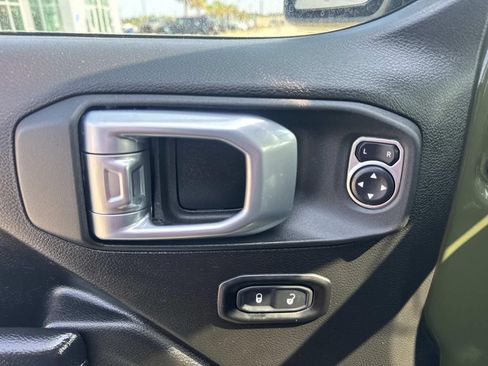 Used 2021 Jeep Wrangler Sport AWD/4WD image 19