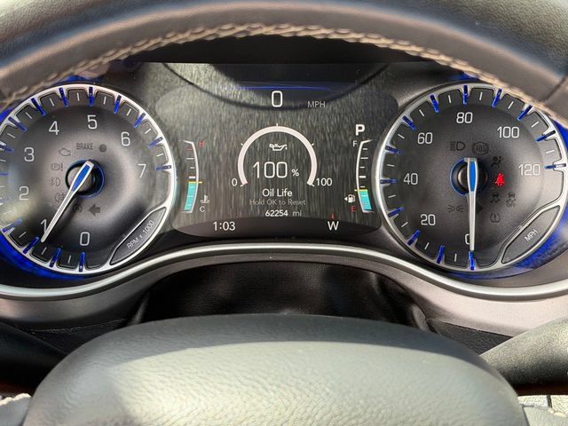 Used 2022 Chrysler Pacifica Touring-L FWD image 16