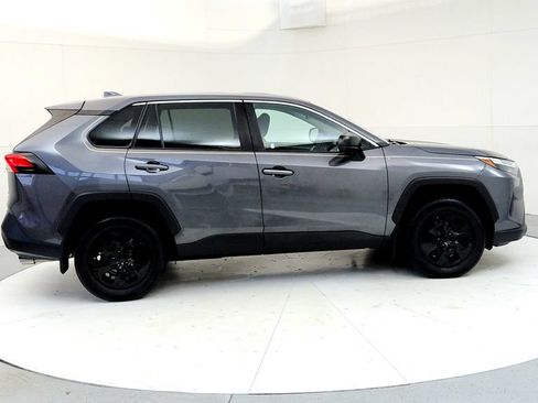 Used 2023 Toyota RAV4 LE AWD/4WD image 6
