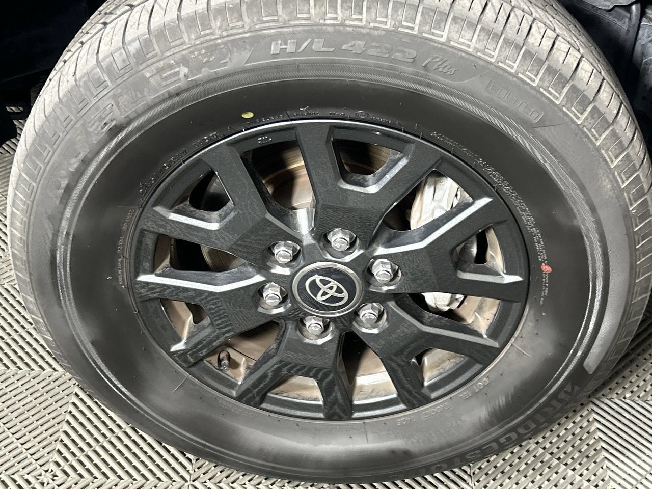 Used 2025 Toyota 4Runner SR5 AWD/4WD image 10