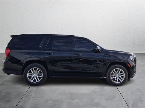 Used 2022 GMC Yukon SLT w/ SLT Premium Package image 5