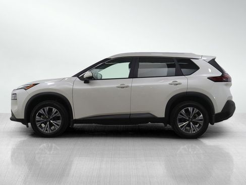 Used 2022 Nissan Rogue SV w/ SV Premium Package image 2