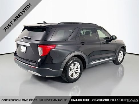 Used 2020 Ford Explorer XLT w/ Equipment Group 202A image 5