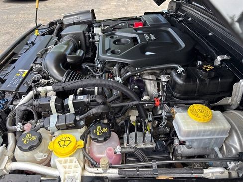 Used 2020 Jeep Wrangler Unlimited Sahara image 29