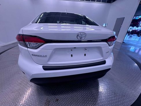 Used 2024 Toyota Corolla LE image 7