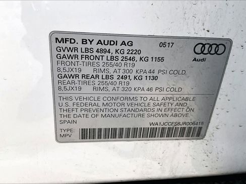 Used 2018 Audi Q3 2.0T Premium Plus w/ Premium Plus Package AWD/4WD image 34