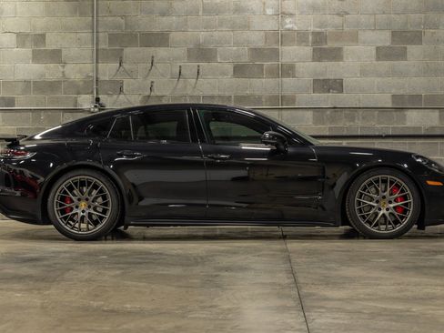 Used 2020 Porsche Panamera GTS image 8