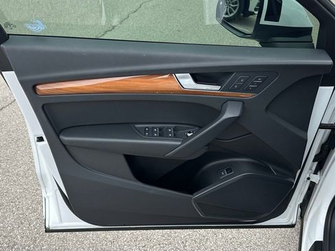 Used 2021 Audi Q5 2.0T Premium w/ Convenience Package image 11