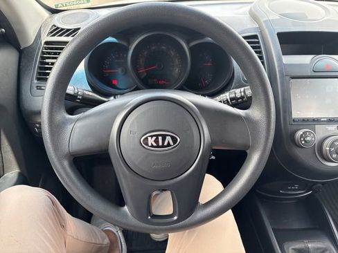 Used 2011 Kia Soul FWD image 9