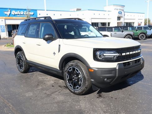 New 2025 Ford Bronco Sport Outer Banks w/ Outer Banks Tech Package+ image 1