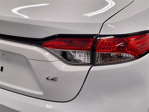 Used 2023 Toyota Corolla LE image 23