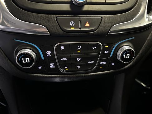 Used 2023 Chevrolet Equinox LT image 21