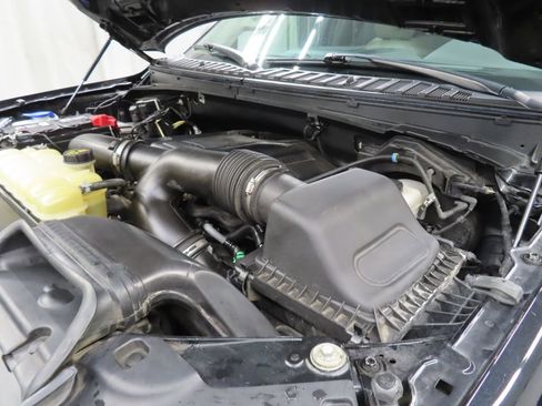 Used 2019 Ford Expedition Limited w/ Equipment Group 302A AWD/4WD image 25