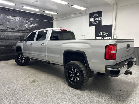 Used 2018 GMC Sierra 3500 SLT AWD/4WD image 4