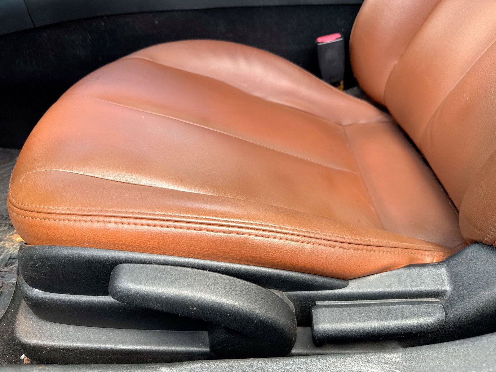 Used 2008 MAZDA MX-5 Miata Grand Touring w/ Premium Pkg RWD image 4