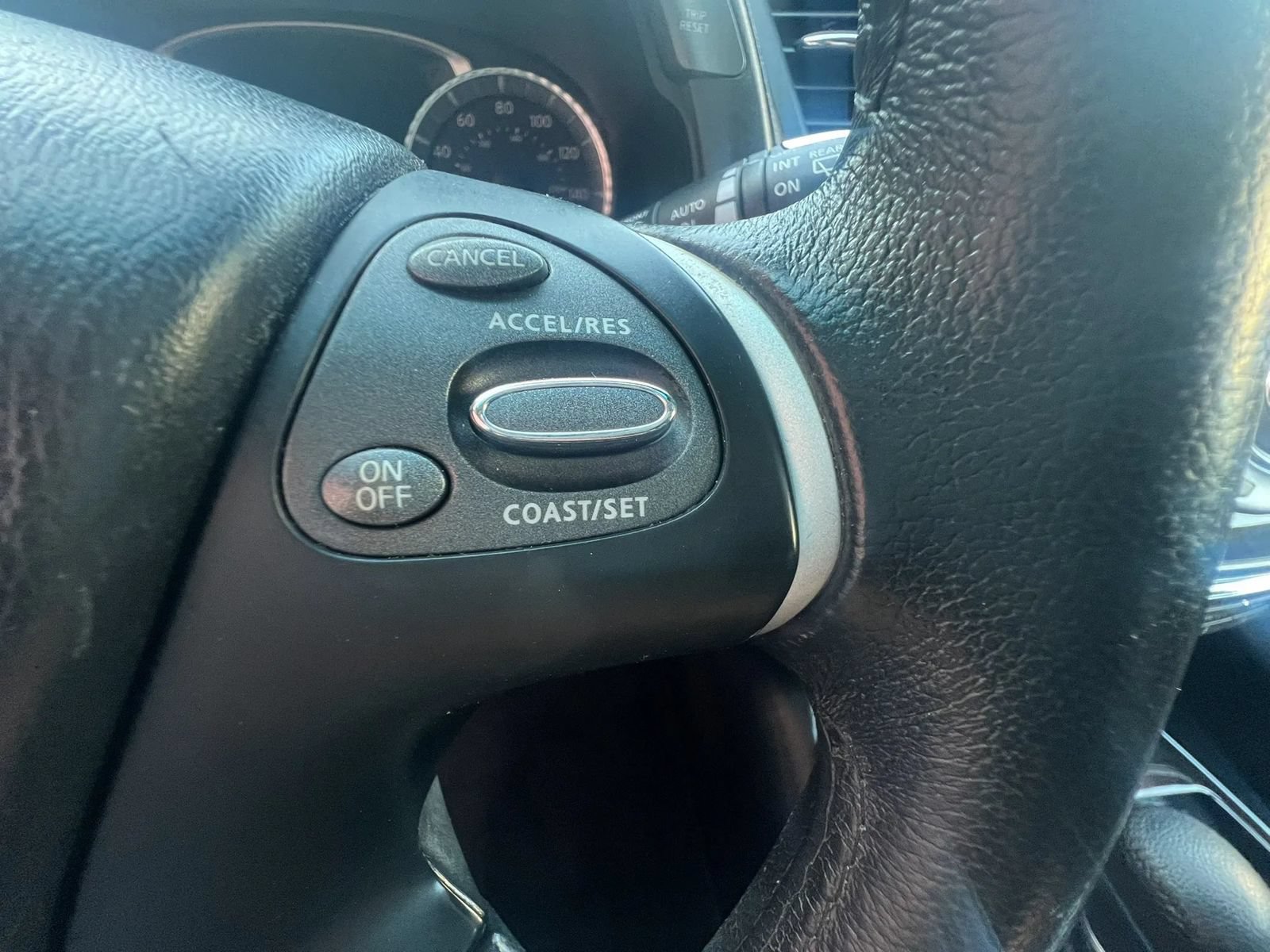 Used 2014 INFINITI QX60 Luxe w/ Deluxe Touring Package AWD/4WD image 17