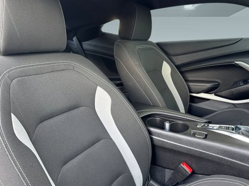 Used 2023 Chevrolet Camaro LT image 29