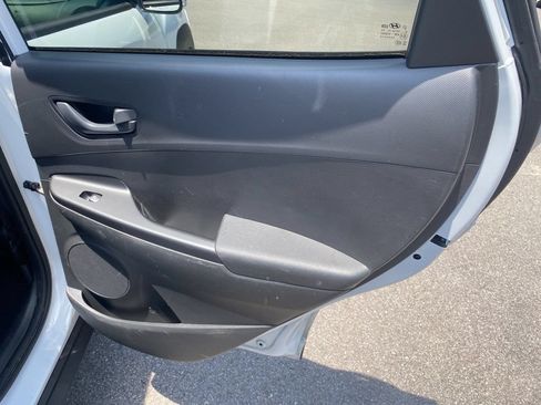 Used 2020 Hyundai Kona SEL Plus AWD/4WD image 35