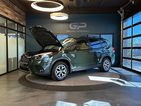 Used 2024 Subaru Forester Premium AWD/4WD image 23